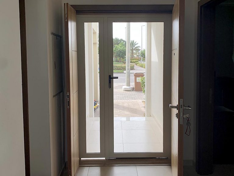 Front mesh door