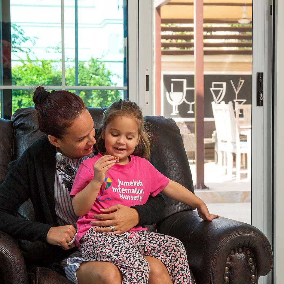 Screen with mum and child siting sm sq Child safety