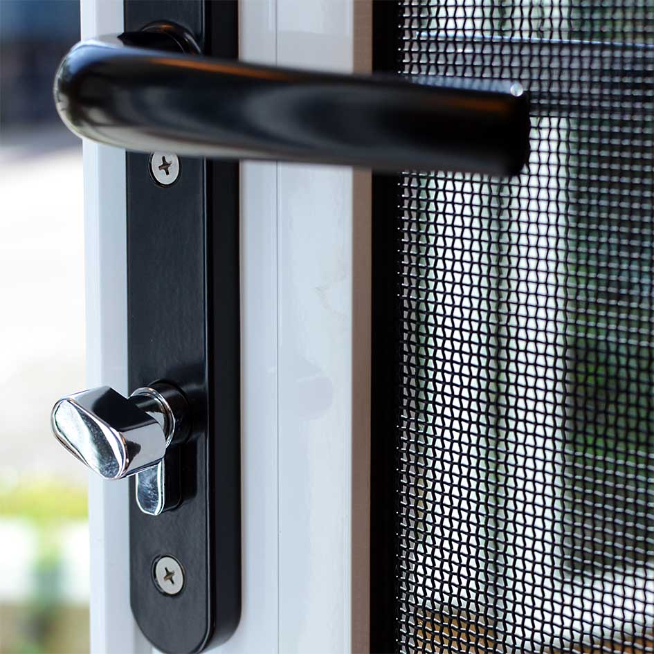 Hinged door handle sq Door net